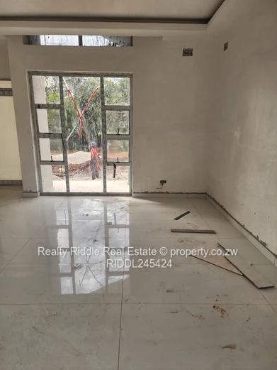 Emerald Hill: New 3-Bed Townhouse Complex w/ Borehole