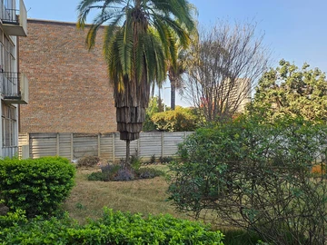 2 Bedroom Flat & Apartment