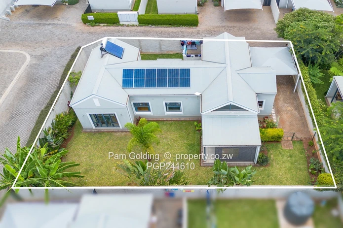 3 Bedroom Town House For Sale in Highlands