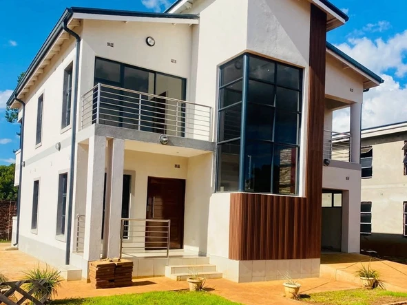 4 Bedroom Flat & Apartment