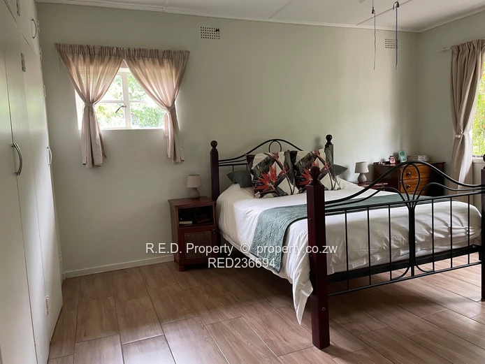 Character-filled Split-level Living In Burnside!