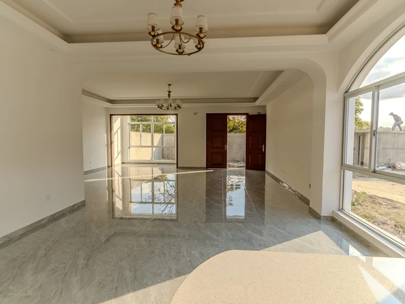 4 Bedroom Flat & Apartment