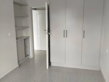 2 Bedroom Flat & Apartment