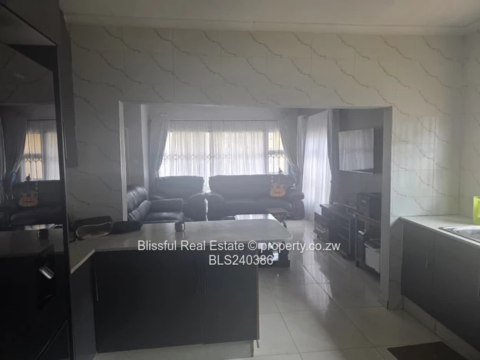 House For sale in Fairview park  Ruwa