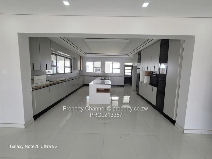 Spacious 7-Bedroom House in Mt Pleasant Heights