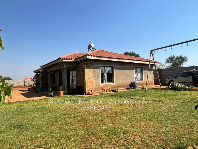 3 Bedroomed Corner stand house in Emhlangeni for sale