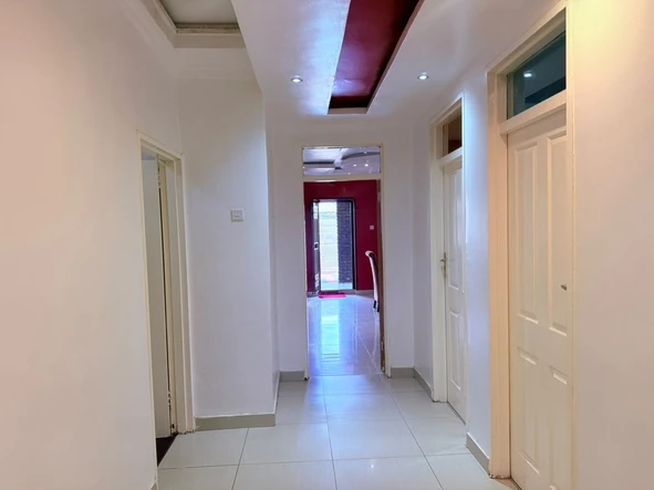 5 Bedroom House