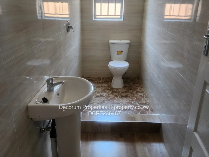 Westlea 2beds flat to let