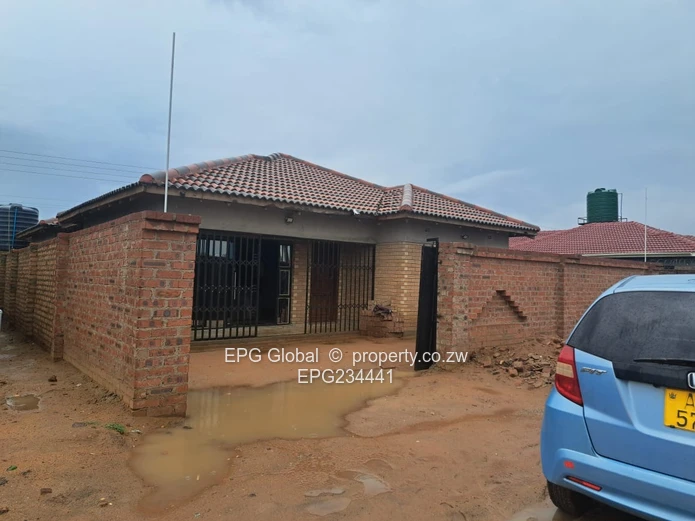 Solid Family house for sale 