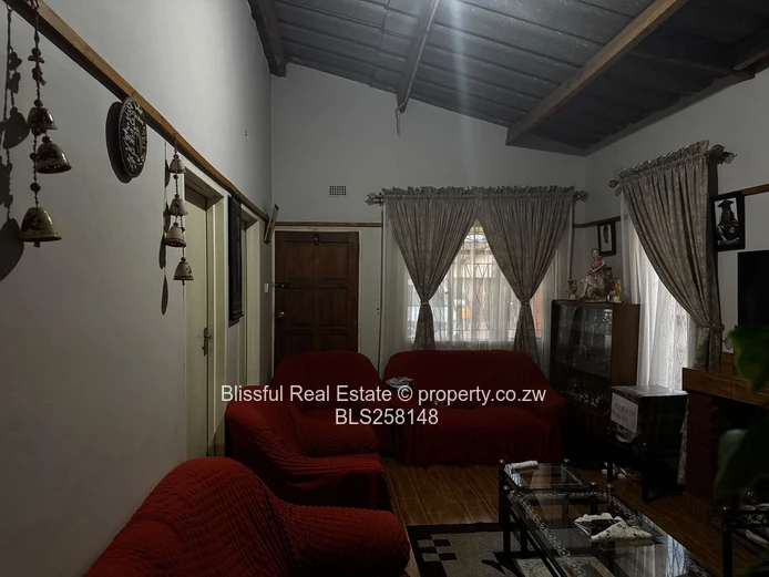 Warren Park 3-Bed Home - Tiled, Fireplace & Municipal Water