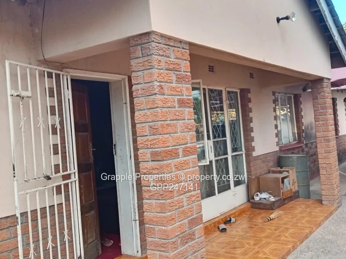 Brick-front 4-Bed Home in Mainway Meadows – Borehole
