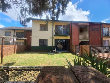 2 Bedroom Flat & Apartment