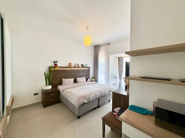 2 Bedroom Flat & Apartment