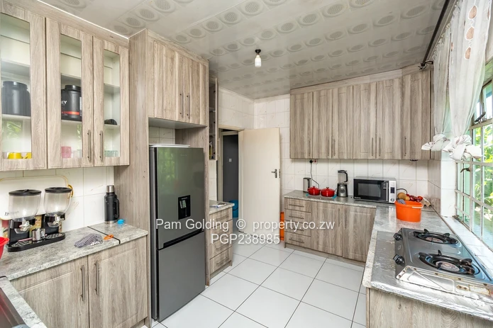 House with seperate cottage - Ideal for Rental Income