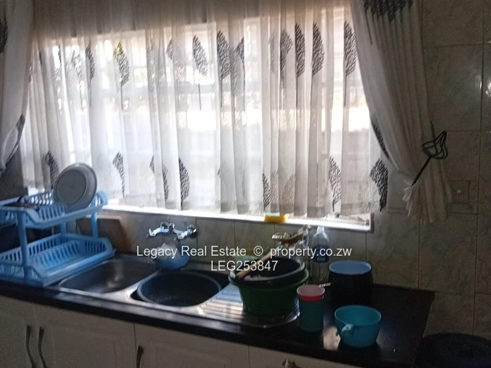 Granary Park 4-Bed Home with Borehole & Modern Kitchen
