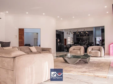 7 Bedroom House