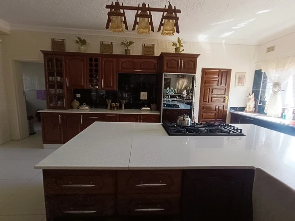 5 Bedroom House