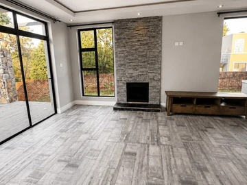 3 Bedroom Flat & Apartment