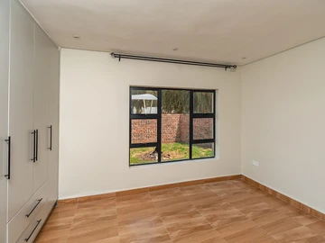 3 Bedroom Flat & Apartment