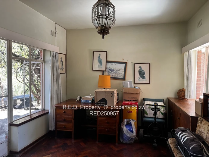Double-Storey Family Living in Hillside!