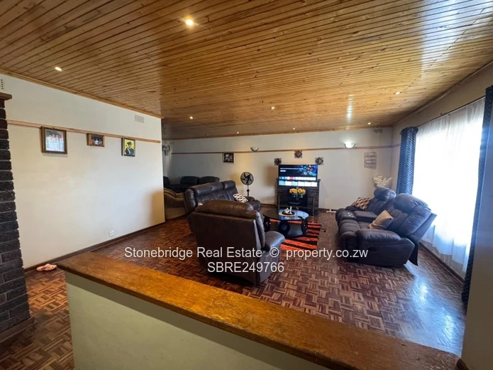 2 Bedroomed Manningdale House set on an Acre for sale