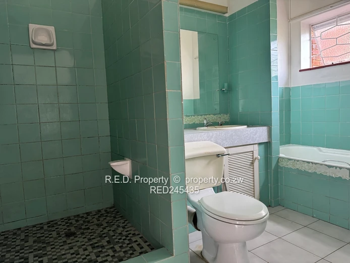 Comfortable Double-Storey Living In Ascot!