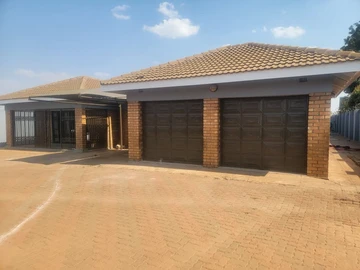 8 Bedroom House