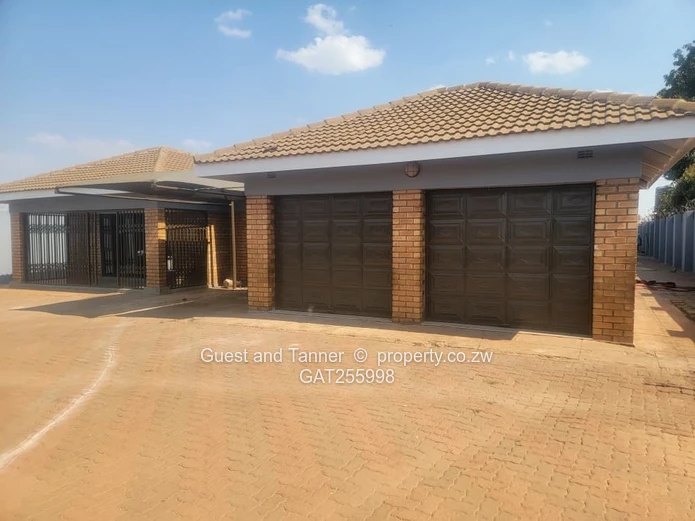 Spacious 8-Bedroom Property to Let in Belvedere West