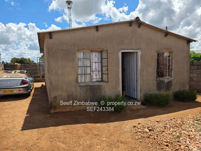 2 Bedroom house with Title deeds  (Sole Mandate)