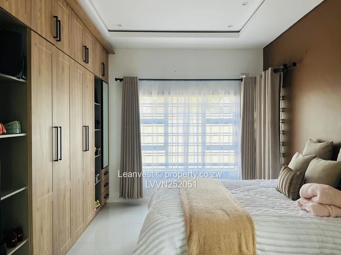 6-Bed Luxury Westgate Apartment