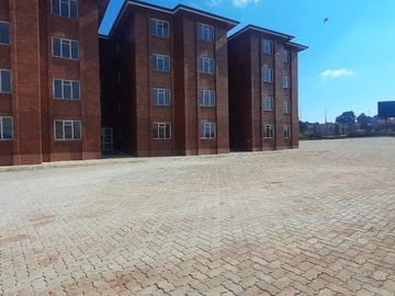 2 Bedroom Flat & Apartment