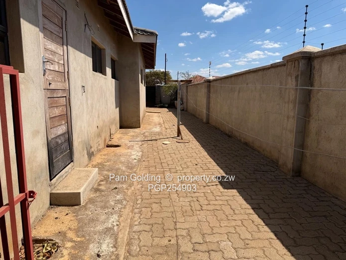 Emhlangeni | 80% Complete + 2-Bed Cottage