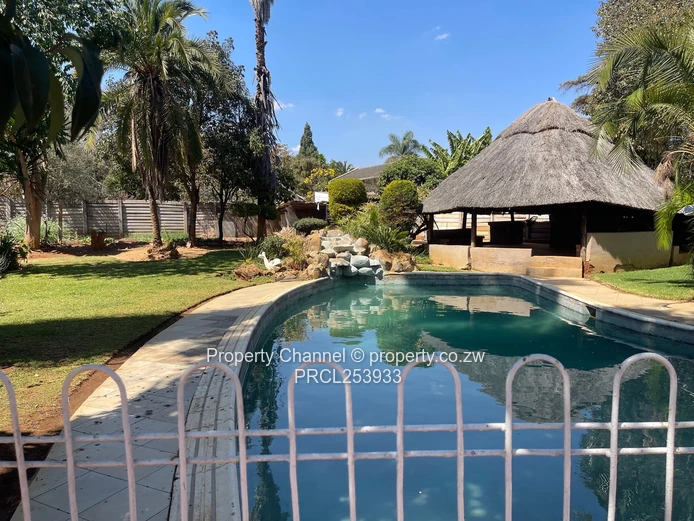 4 bed house with lots of Investments opportunities 