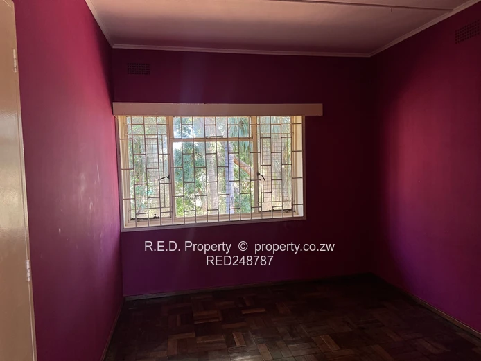 Semi- detached house To Let In Paddonhurst!