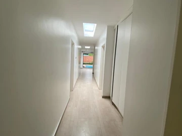 4 Bedroom Flat & Apartment