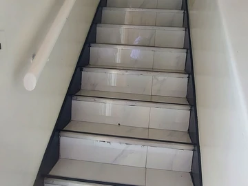 2 Bedroom Flat & Apartment