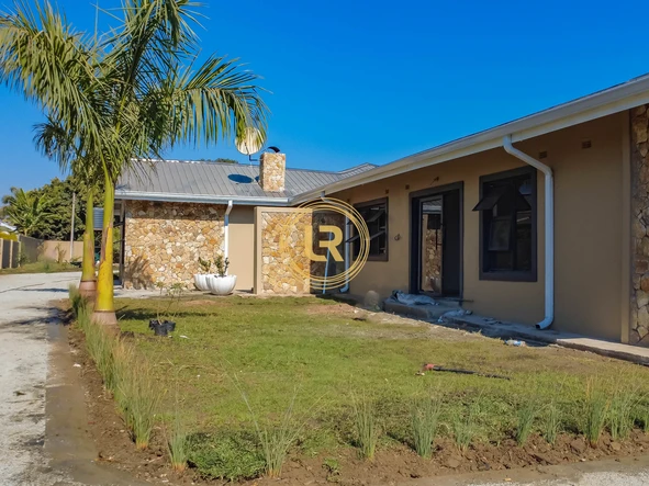 6 Bedroom House