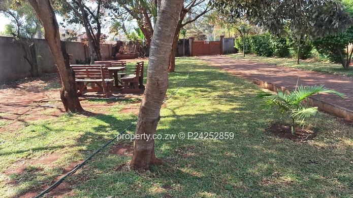 Helensvale, Off Domboshava Road 395K