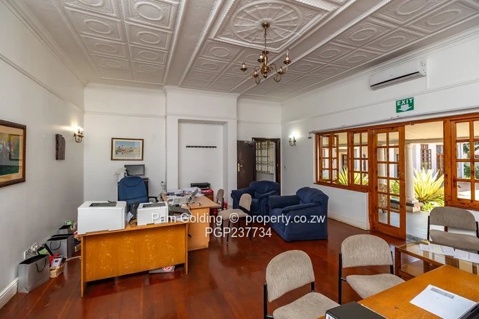 The Perfect Business Location: Close to the City & Major Hospital.