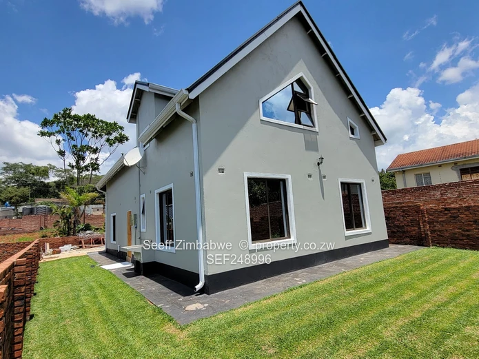 Modern 3-Bed Cluster Home — Private Garden, Pool, Gym, Close to Reekworth School