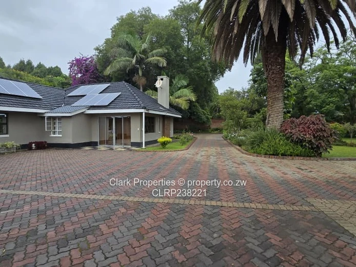 Modern Home! Ready to move in! (Sole Mandate)