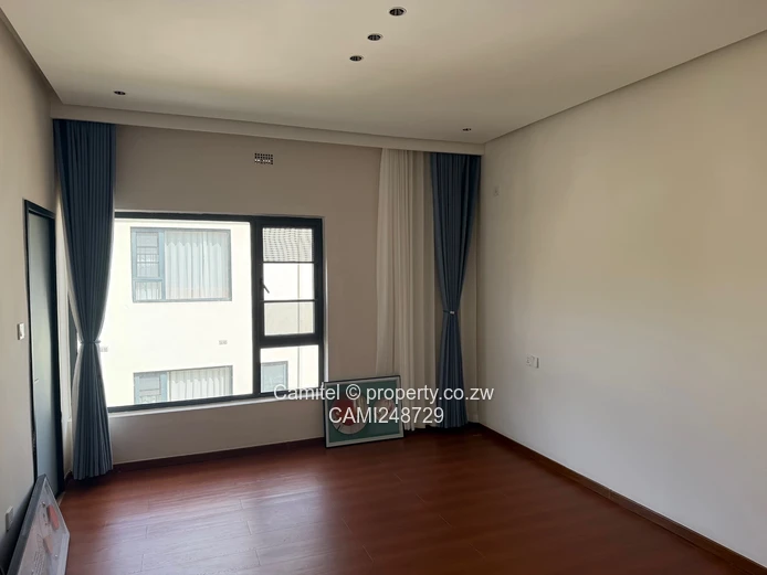 Stylish 5-Bed Double-Storey in Vainona — Garage & Balcony