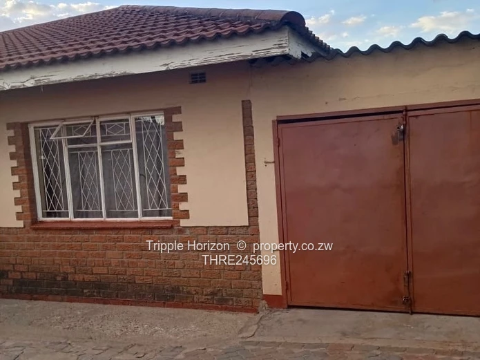 Mainway Meadows: 4-Bed Home on 600m² with Borehole