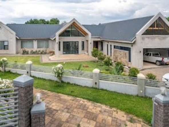 7 Unit Townhouse Complex