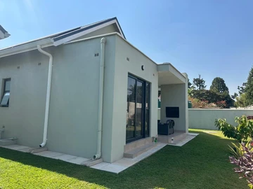 3 Bedroom Flat & Apartment