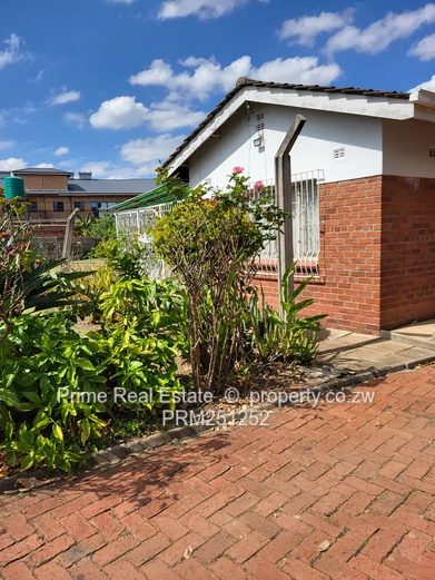 Kensington 5-Bed Walled Home, Garden, Verandah & Garage