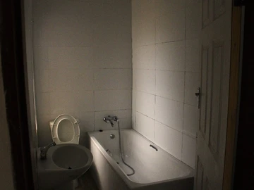 2 Bedroom Flat & Apartment