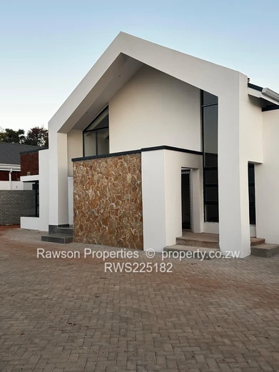 Borrowdale Pomona 3 Beds Clusters for Sale