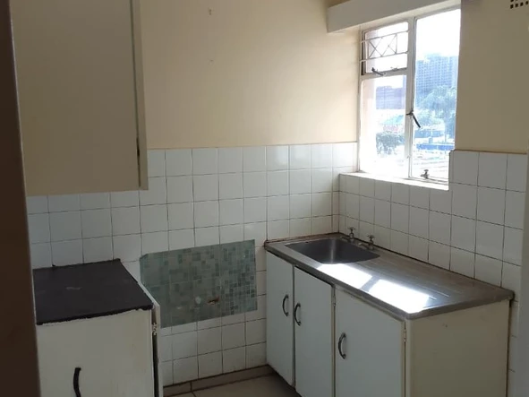 2 Bedroom Flat & Apartment
