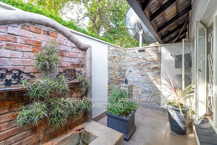 Stunning Home In Great Location.  Offer over $950 000